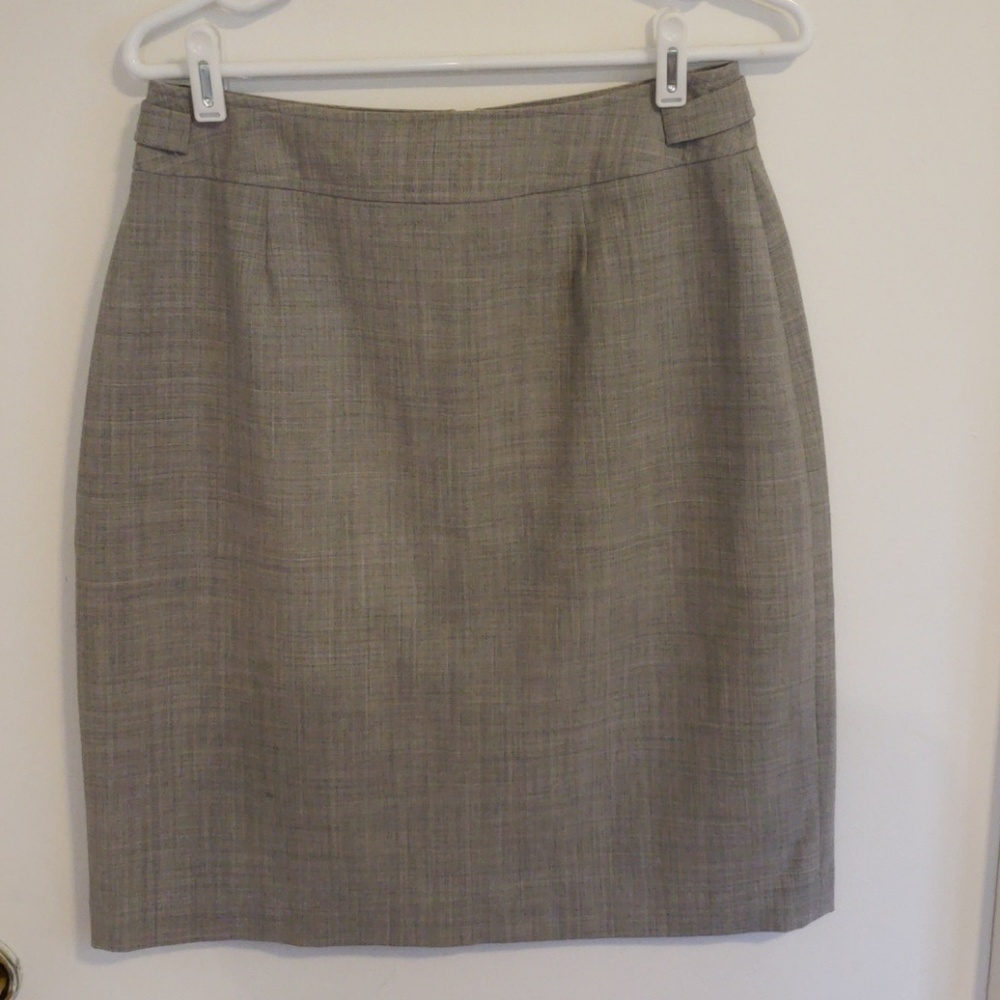 Gray pencil skirt